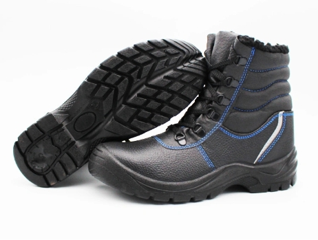 What are the functions of anti-puncture protective shoes？
